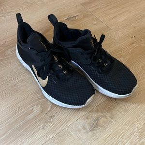 Nike women’s air max Bella trainer 2